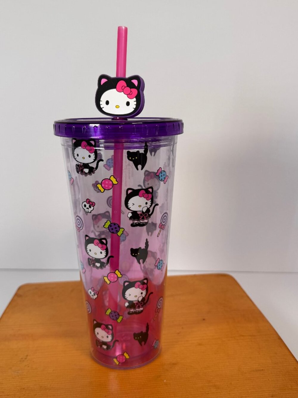 Hello Kitty tumbler with matching straw in like new condition. Halloween Fun